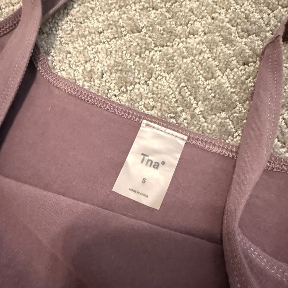 Aritzia TNA Laguna Tank - Picture 14 of 16